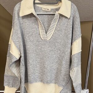 Peach Love California V-Neck Collared Sweater in Light Gray and Cream